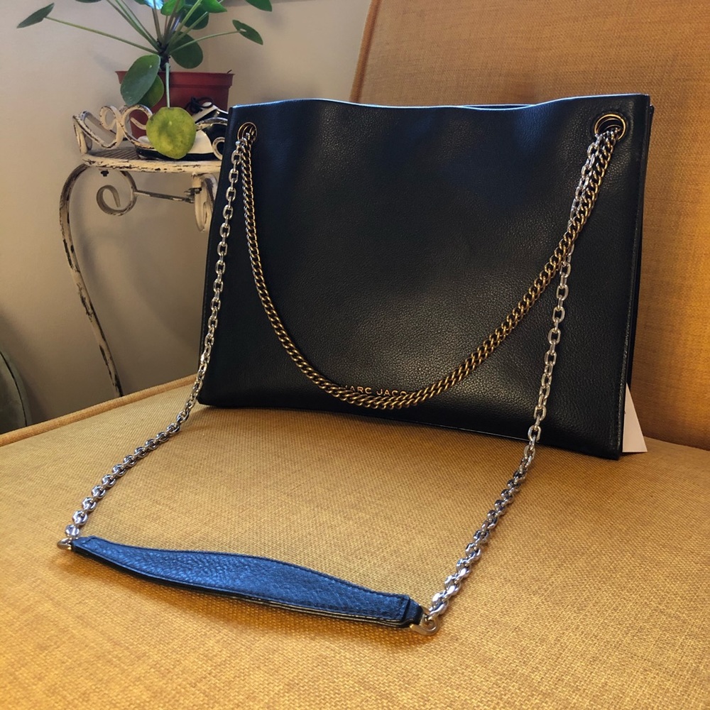 Marc Jacobs Black leather shoulder chain bag